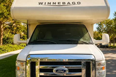2016 Winniebago Minnie Winnie Class C with STANDARD DL