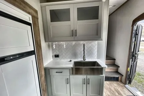 Devin's Keystone Arcadia Fifth Wheel