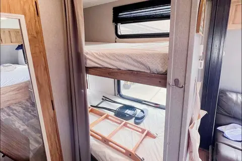 J1 "Mi casa Es Tu casa 💕"