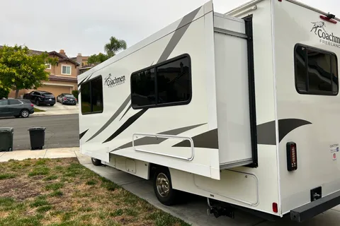 Legacy Continuum, LLC 2019 Coachmen Freelander 23FS