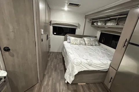 Legacy Continuum, LLC 2019 Coachmen Freelander 23FS