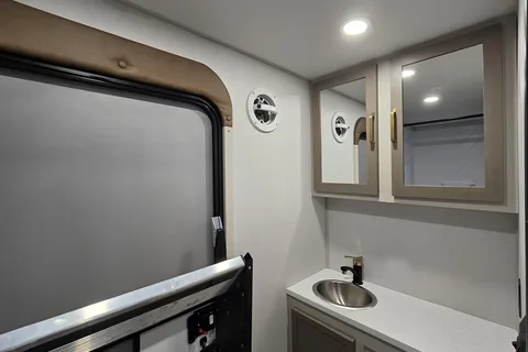 Luxury Forest River Salem Hemisphere 375FAM Fifth Wheel **AMENITIES**