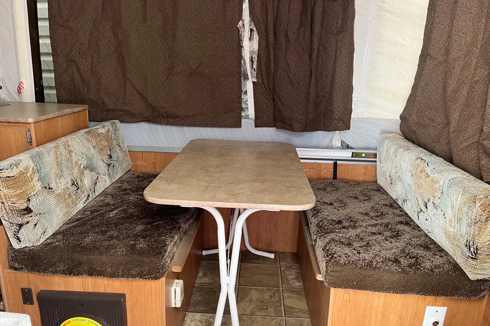 2010 Clippers Tent Trailer