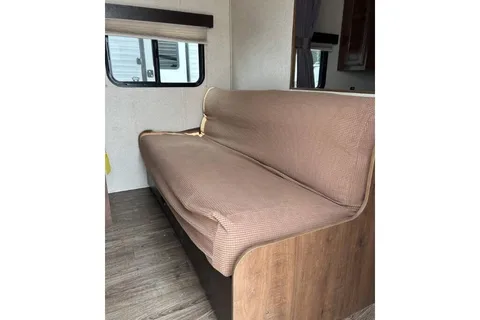 "Sweet Escape" Jayco Jay Flight Sleeps 10 Kid and Pet Friendly