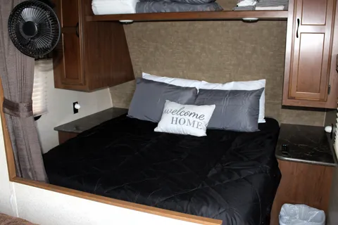 "Sweet Escape" Jayco Jay Flight Sleeps 10 Kid and Pet Friendly