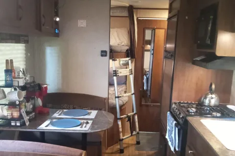 "Sweet Escape" Jayco Jay Flight Sleeps 10 Kid and Pet Friendly