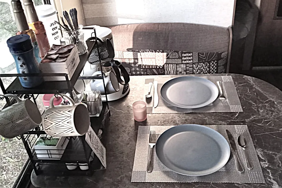 "Sweet Escape" Jayco Jay Flight Sleeps 10 Kid and Pet Friendly
