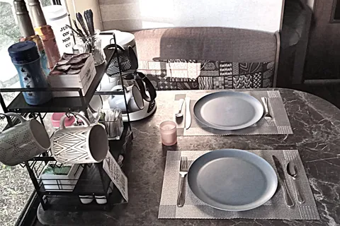 "Sweet Escape" Jayco Jay Flight Sleeps 10 Kid and Pet Friendly