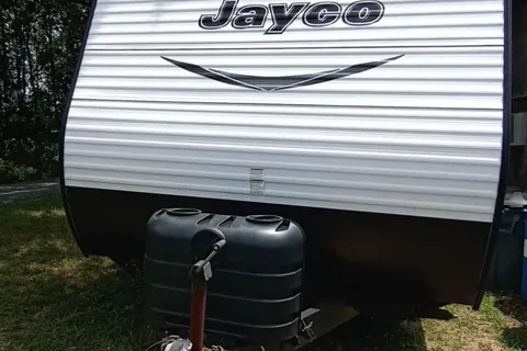 "Sweet Escape" Jayco Jay Flight Sleeps 10 Kid and Pet Friendly