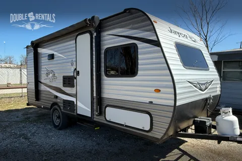 ECONOMY JAY FLIGHT with Queen Bed, Bunks, and Full Bath!