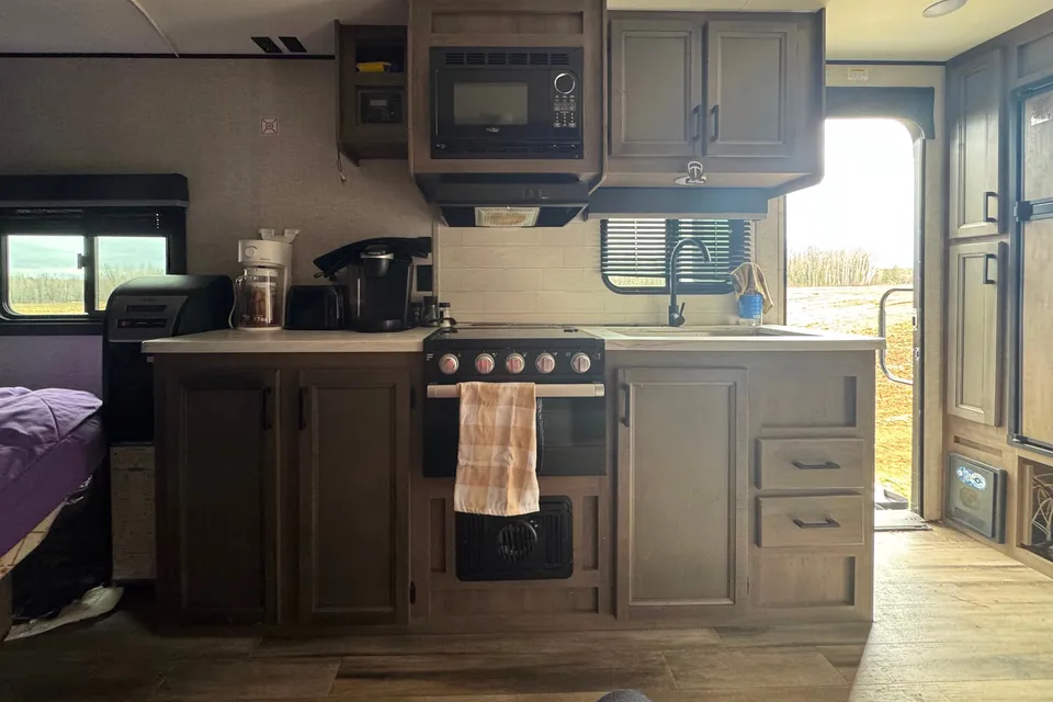 4 SLEEPER CAMPER - ALL SEASONS