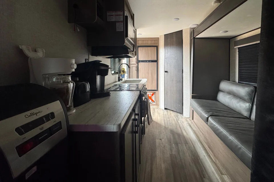 4 SLEEPER CAMPER - ALL SEASONS