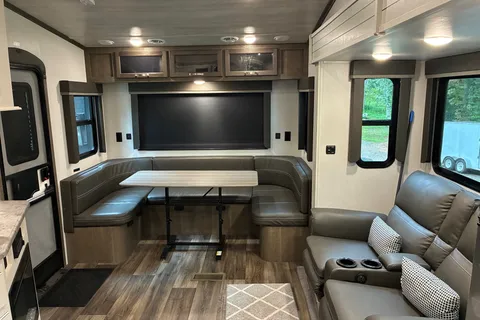 White Squirrel Keystone Cougar 24RDS Fifth Wheel