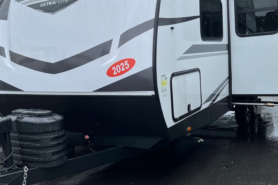Richard's Cruiser RV Embrace EL22RB Travel Trailer