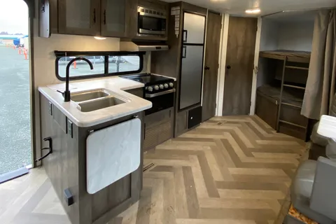 Mac,s Wildwood 26DBUD Travel Trailer