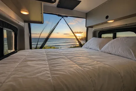 Winnebago Solis | Seats and sleeps 4