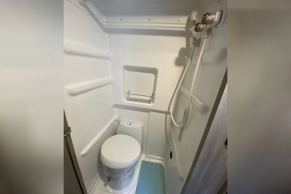 Winnebago Solis | Seats and sleeps 4