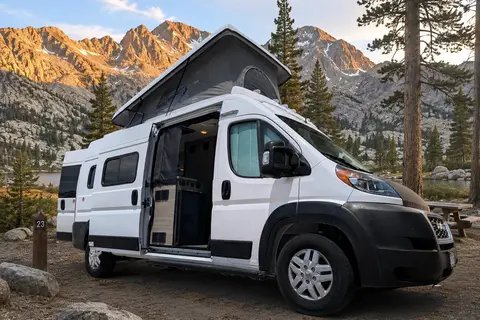 Winnebago Solis | Seats and sleeps 4
