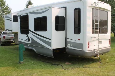 Luxury Newmar Cypress Fifth Wheel