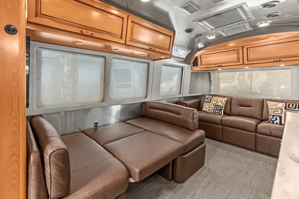 Airstream Classic 100 miles delivered free
