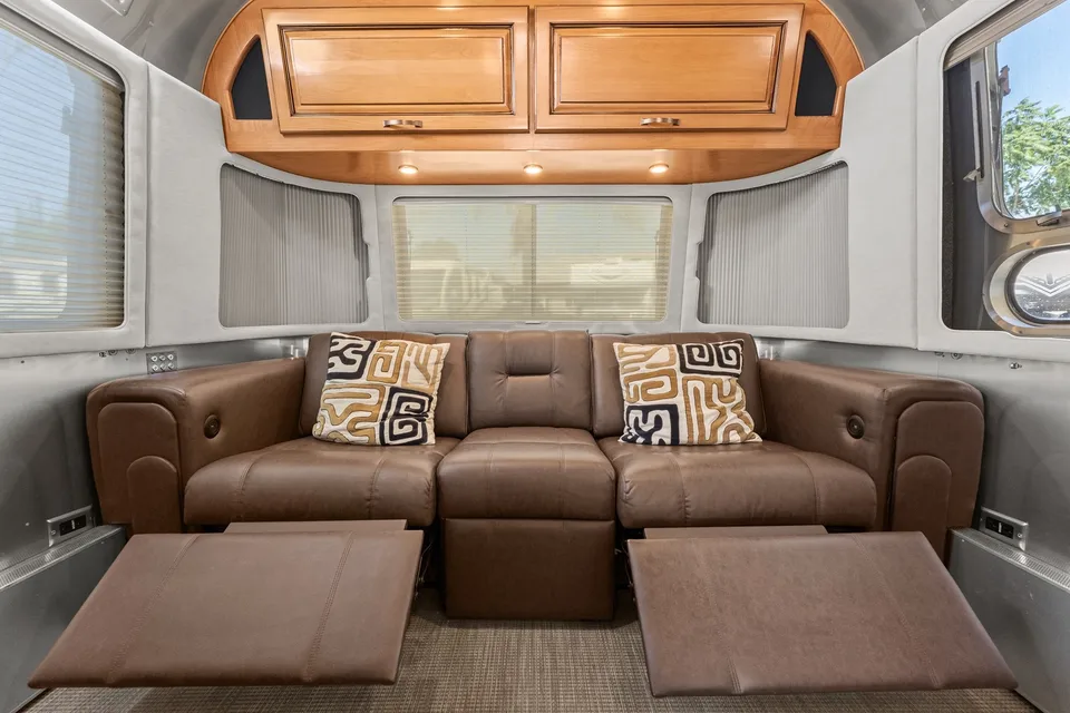 Airstream Classic 100 miles delivered free