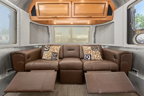 Airstream Classic 100 miles delivered free