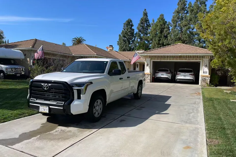 Airstream Classic 100 miles delivered free