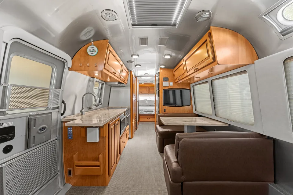 Airstream Classic 100 miles delivered free