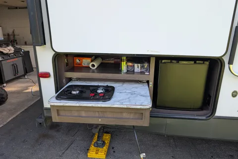 Tyler's Coleman Dutchman Lite 2455BH Travel Trailer