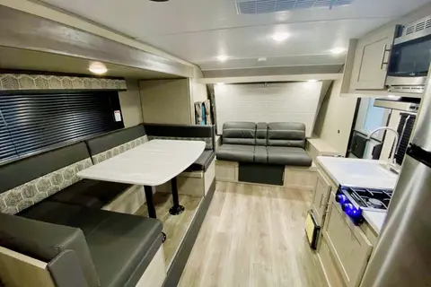 Sarah's Coachmen Catalina Summit Series 7 184BHS Travel Trailer
