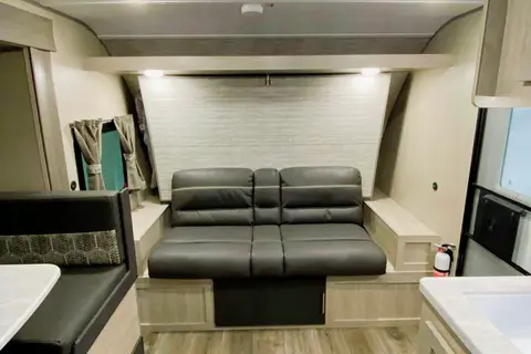Sarah's Coachmen Catalina Summit Series 7 184BHS Travel Trailer