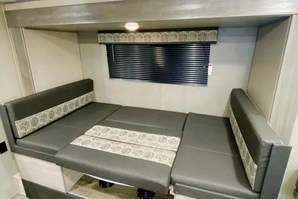 Sarah's Coachmen Catalina Summit Series 7 184BHS Travel Trailer