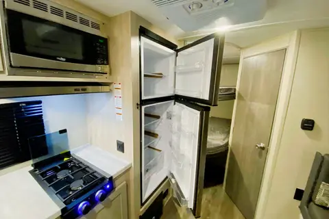 Sarah's Coachmen Catalina Summit Series 7 184BHS Travel Trailer