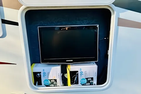 The Rolling Retreat RV