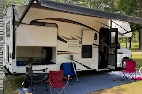 The Rolling Retreat RV