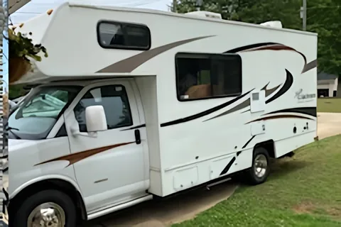 The Rolling Retreat RV
