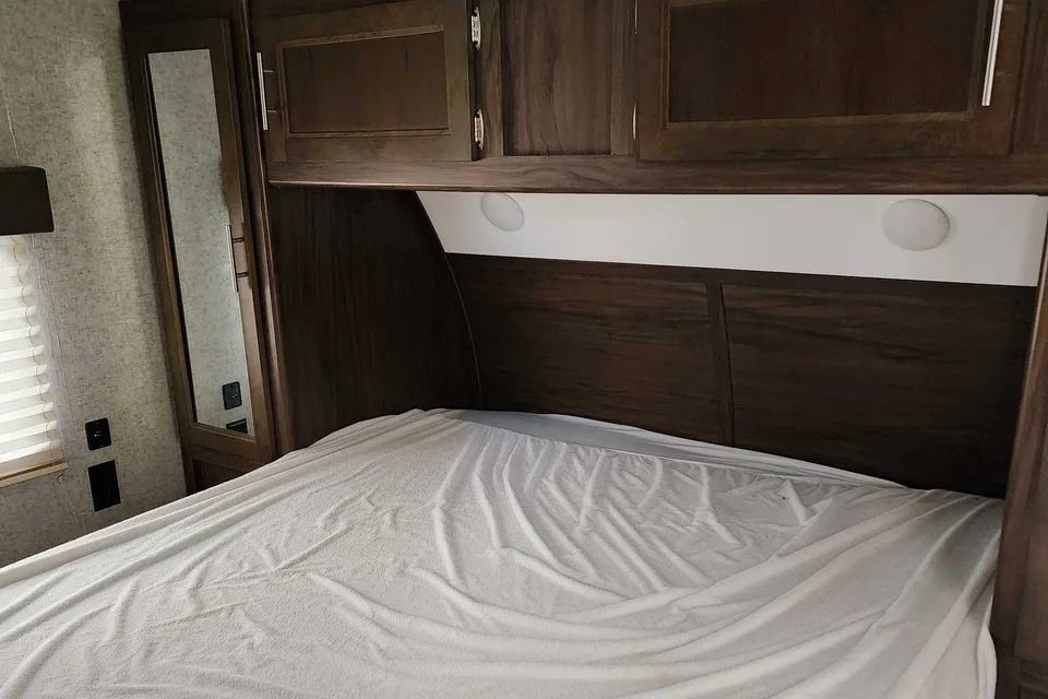 Let's Hookup Rentals