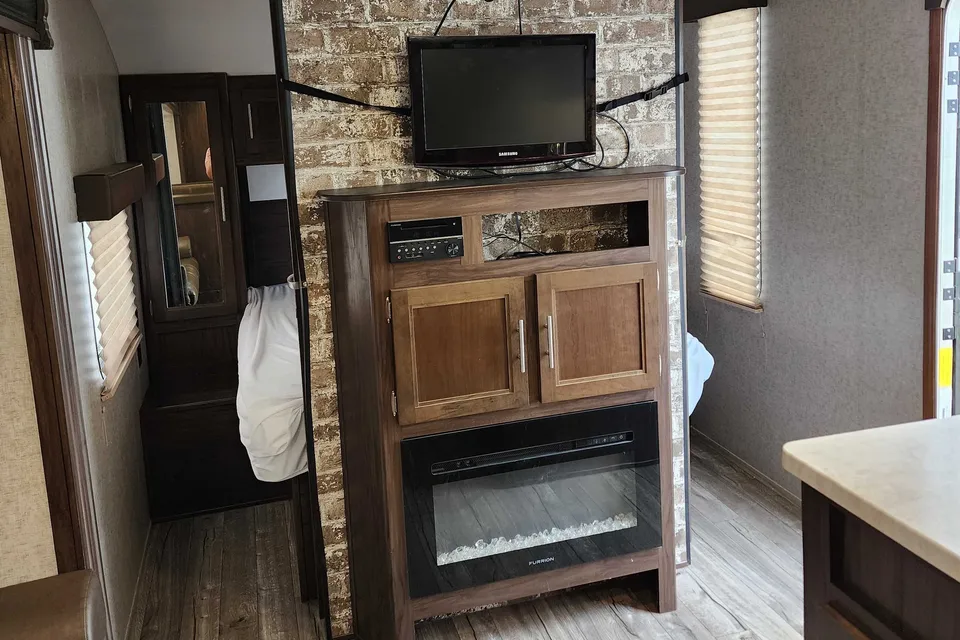 Let's Hookup Rentals