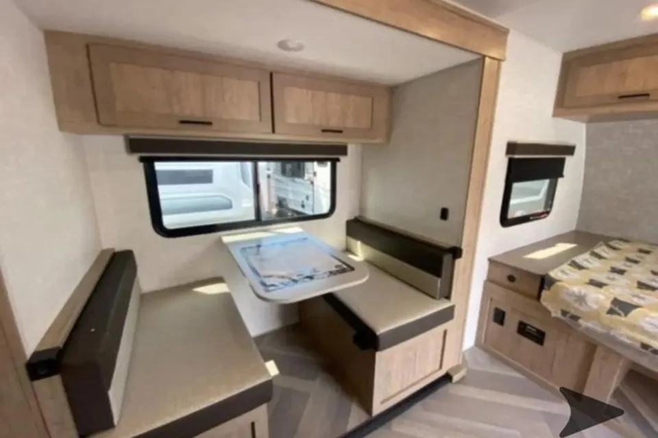 Bray's Ember RV 19ETS Travel Trailer
