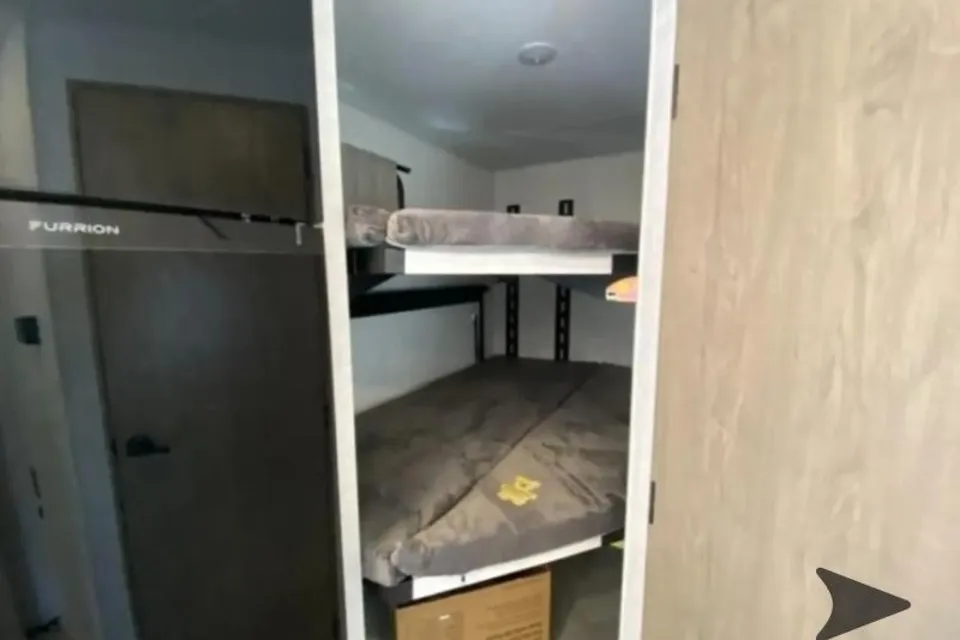 Bray's Ember RV 19ETS Travel Trailer