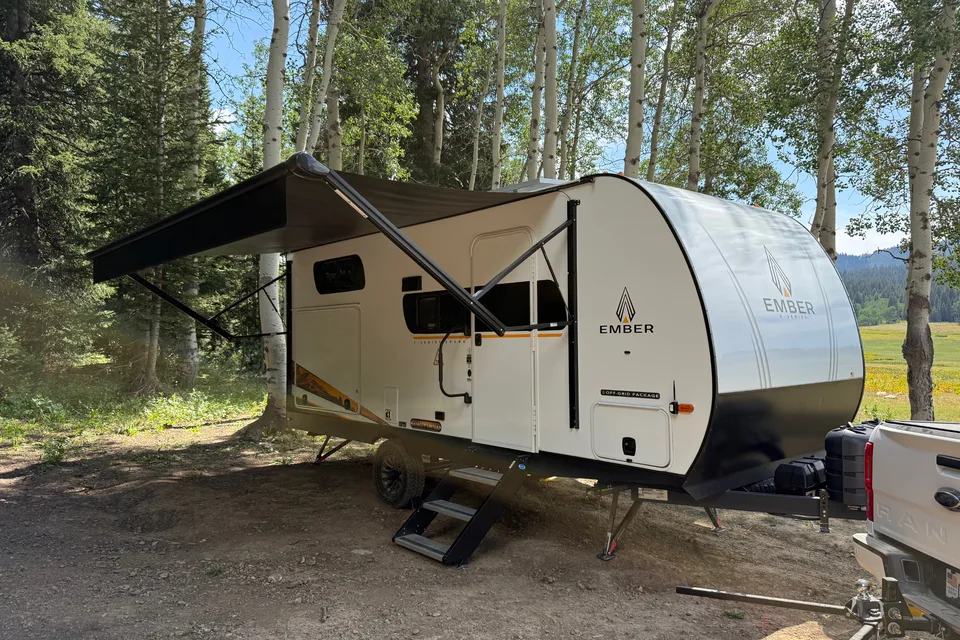 Bray's Ember RV 19ETS Travel Trailer