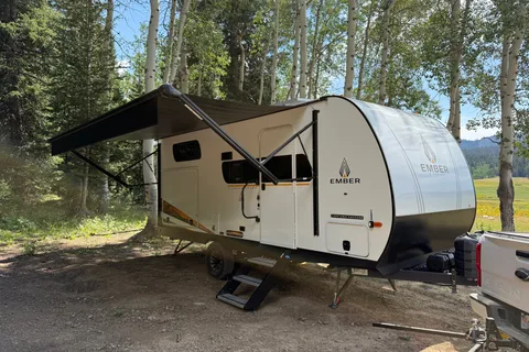 Bray's Ember RV 19ETS Travel Trailer
