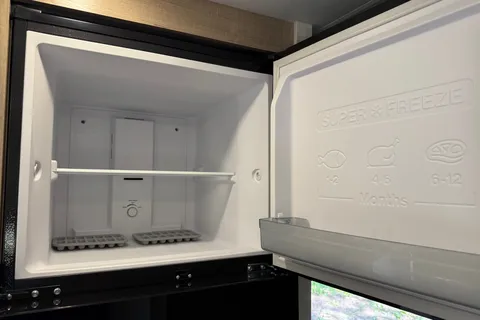 Bray's Ember RV 19ETS Travel Trailer