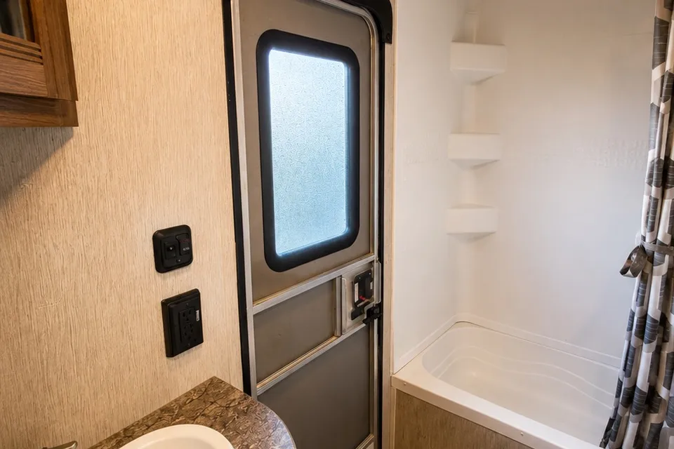 Large Travel Trailer in Owen Sound