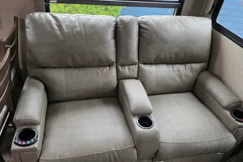 Ryan's Grand Design 315rlts Travel Trailer
