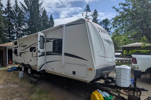 The 27-Foot Nomad