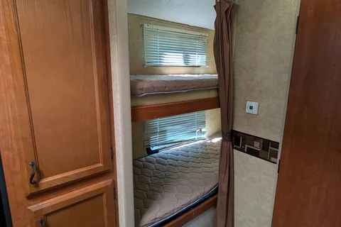 The 27-Foot Nomad