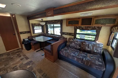 The 27-Foot Nomad