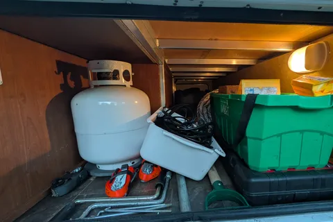 The 27-Foot Nomad