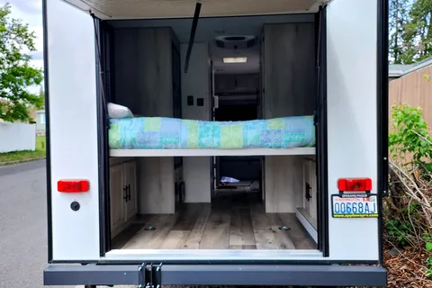 Off-Grid Escaper